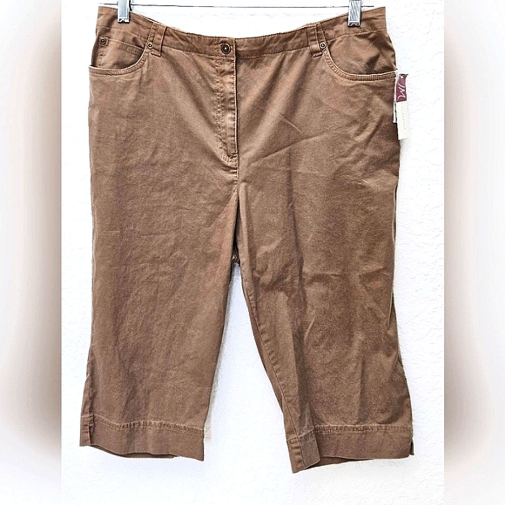 "JM COLLECTION " Brand New Capri Pants